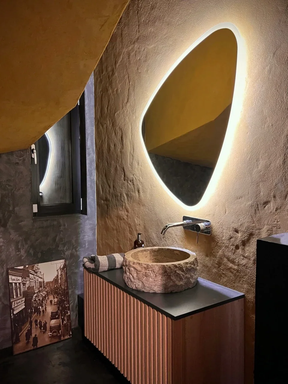 Casa M22 — Corbeanca — Texturi și lumină în baie