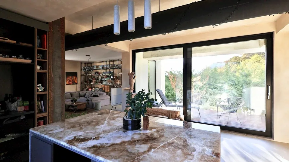 Casa M22 — Corbeanca — Bucătăria în lumina zilei